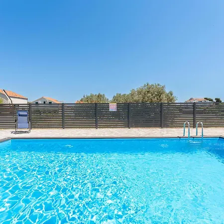 Prázdninový dům Beautiful In With Wifi