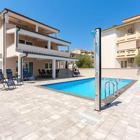 Beautiful In With Wifi Banj