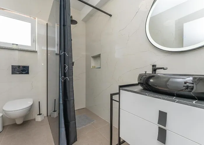 Beautiful In With Wifi Banj